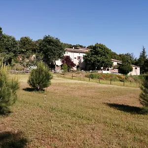 La Ferme Accrochée à La Colline France