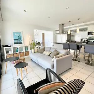 Hébergement de vacances Maison Darchitecte Avec Rooftop Plages à Pieds, Larmor-Plage