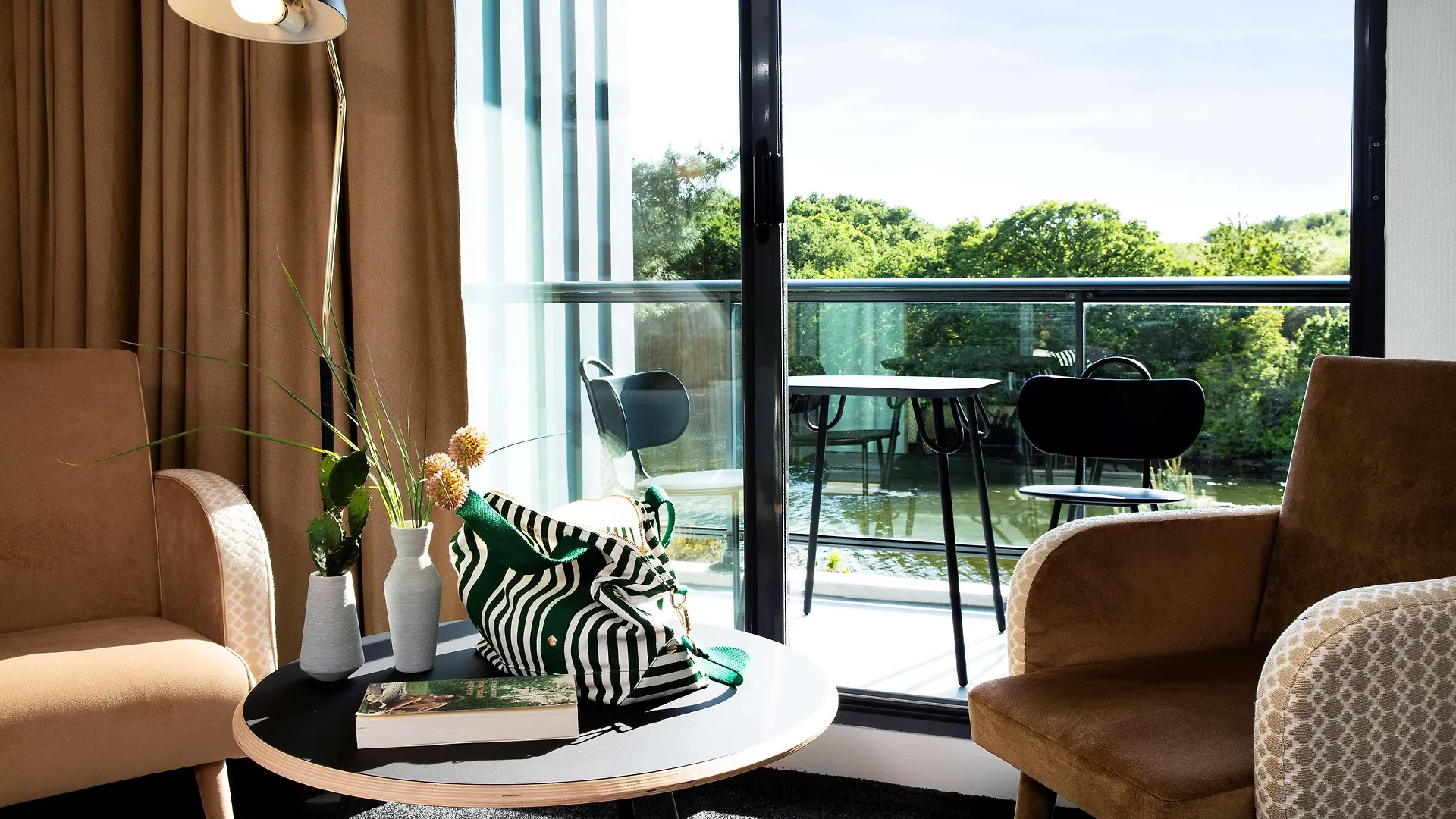 Best Western Plus Hotel Les Rives Du Ter Larmor-Plage 4*,