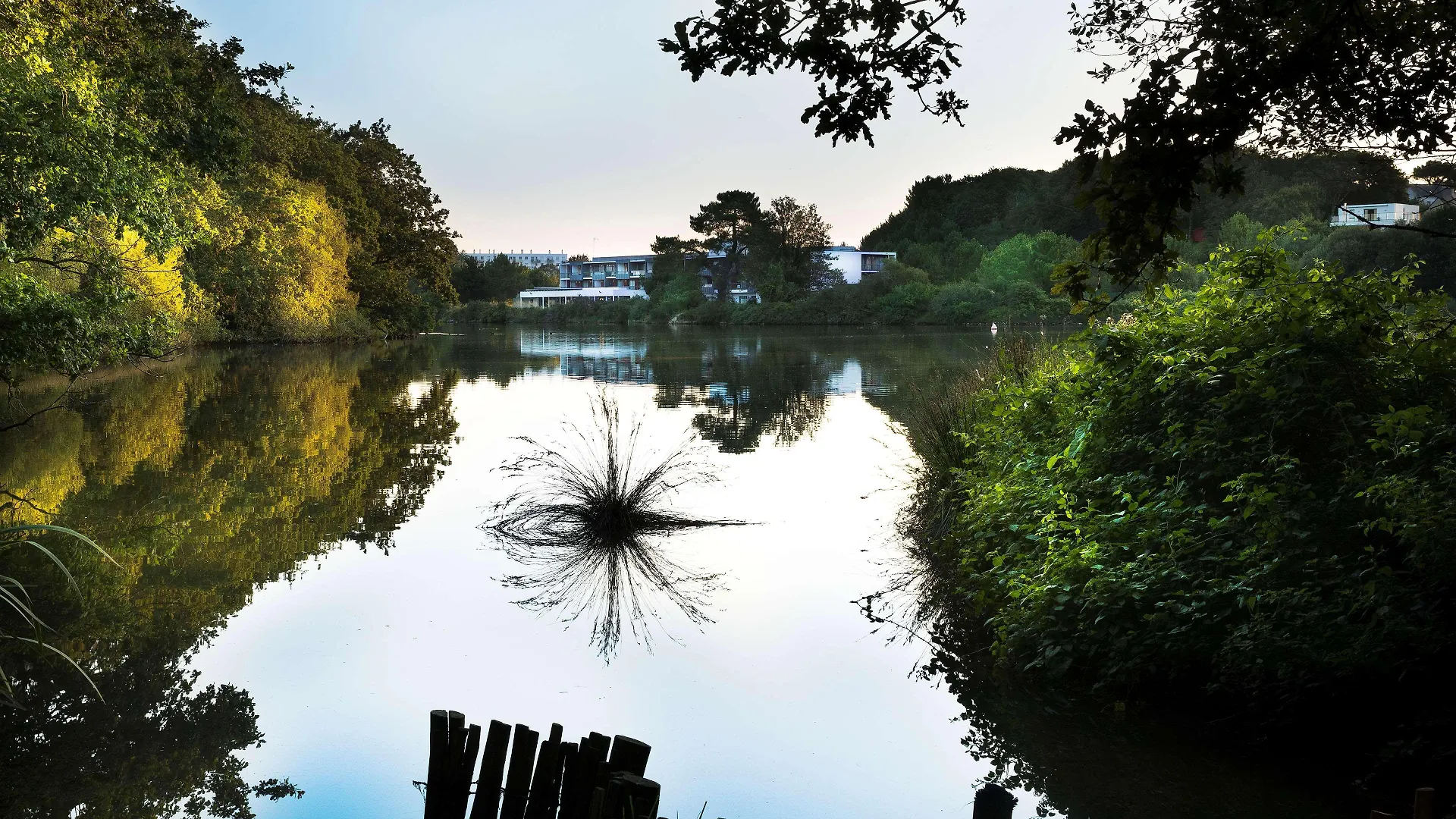 Best Western Plus Hotel Les Rives Du Ter Larmor-Plage 4*,